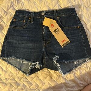 Women’s Levi 501 size 25 short
